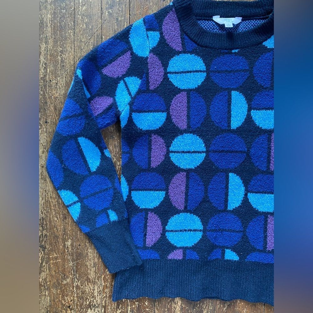 Time and Tru Women's Retro Print Sweater Size SM